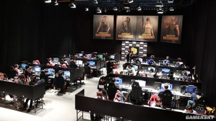 然保持着一 然保持着一