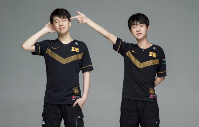 来自明确的 来自明确的